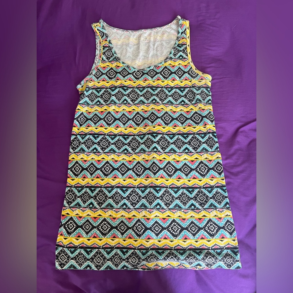Time and tru pattern tank top